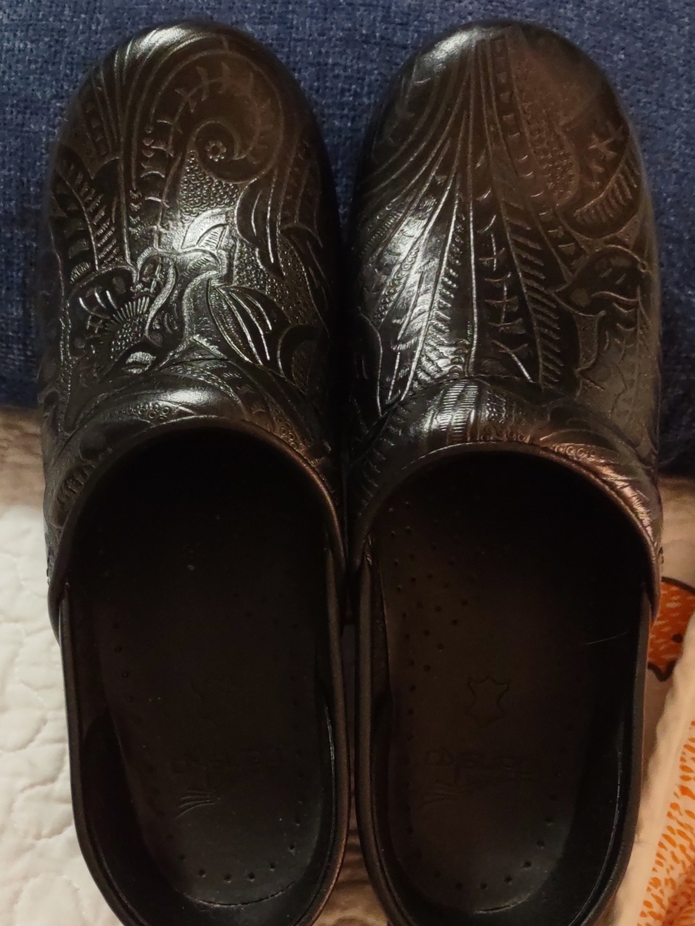 Dansko Professional Black Tooled Leather Clogs Size 38. Like New.